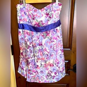 EUC Purple Floral Strapless Mini Dress with tulle - Size 1X